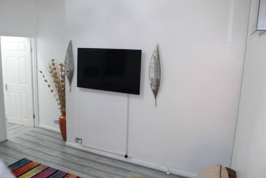 2 Bed 1St Floor Apartment-Own Entrance & Parking Portsmouth Buitenkant foto